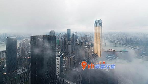 今日股市行情分析_ 午评：沪深指数波动微涨，创业板指跌0.68失守3100点，石油军工等版块走强 