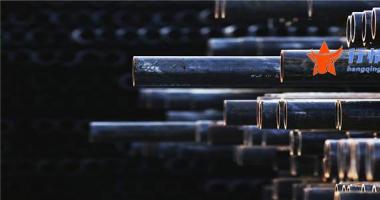 今天最新股市消息指数：巨亏近500亿的行业利好来了，今年首次收储将启动，猪价反