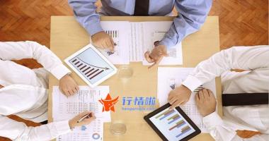 今日大盘预测 芯片股掀涨停潮，科创50指数大涨4.18%