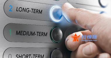 沪深最新股市消息_偏股型公募基金对新能源配置比例高达40%